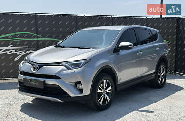 Позашляховик / Кросовер Toyota RAV4 2017 в Києві
