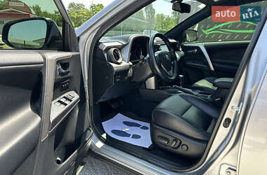 Позашляховик / Кросовер Toyota RAV4 2017 в 