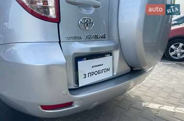 Позашляховик / Кросовер Toyota RAV4 2006 в 
