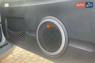 Позашляховик / Кросовер Toyota RAV4 2006 в 