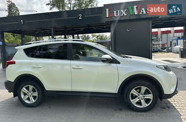 Позашляховик / Кросовер Toyota RAV4 2014 в 