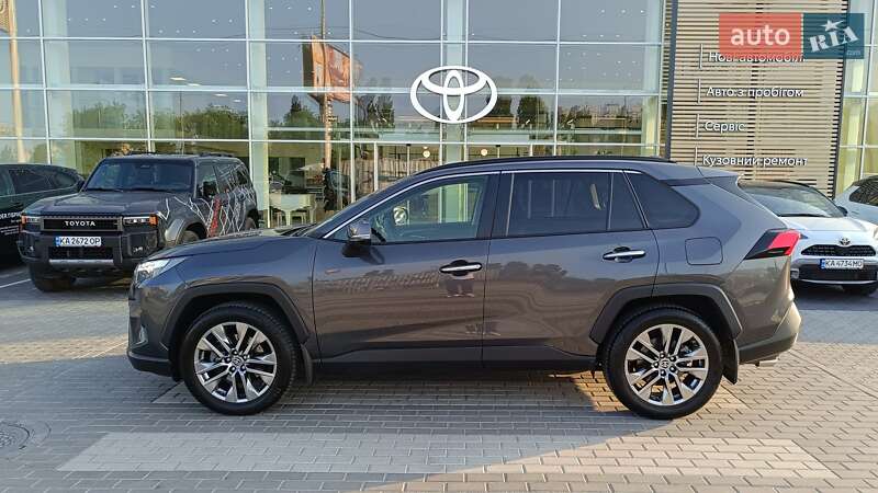 Внедорожник / Кроссовер Toyota RAV4 2023 в Киеве