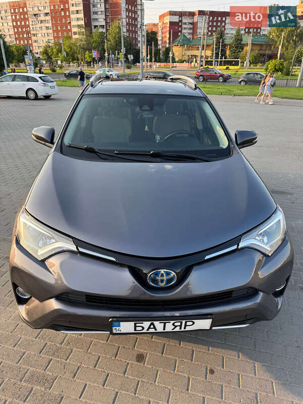 Позашляховик / Кросовер Toyota RAV4 2016 в Львові