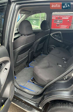 Позашляховик / Кросовер Toyota RAV4 2008 в 