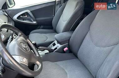 Внедорожник / Кроссовер Toyota RAV4 2006 в 