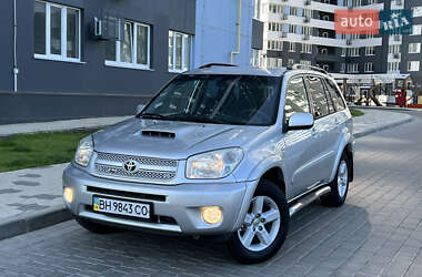 Позашляховик / Кросовер Toyota RAV4 2005 в 