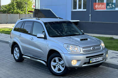 Позашляховик / Кросовер Toyota RAV4 2005 в 