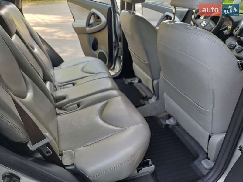 Позашляховик / Кросовер Toyota RAV4 2007 в Одесі