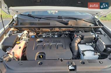 Внедорожник / Кроссовер Toyota RAV4 2012 в 