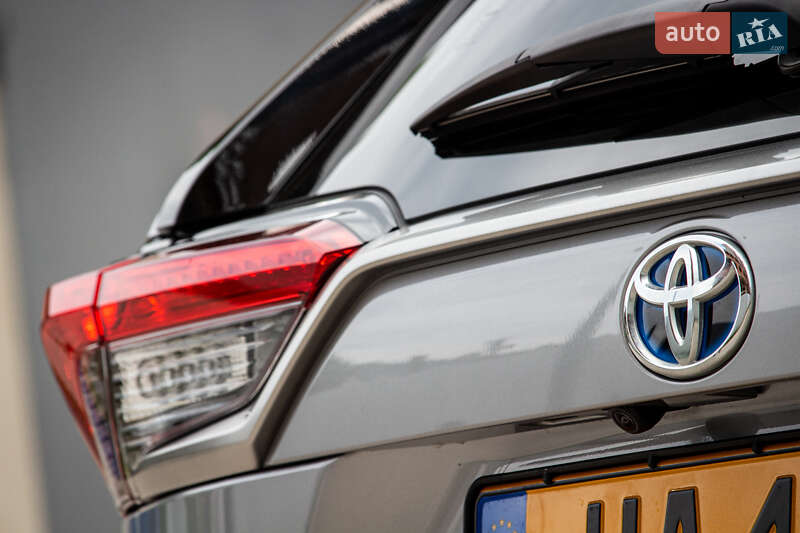 Внедорожник / Кроссовер Toyota RAV4 2020 в Львове