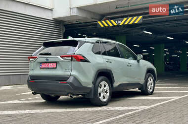 Внедорожник / Кроссовер Toyota RAV4 2020 в 