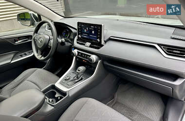 Внедорожник / Кроссовер Toyota RAV4 2020 в 