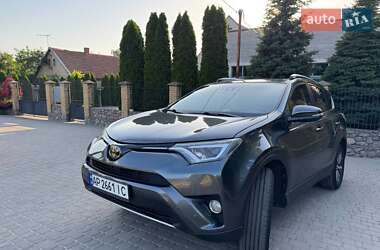 Внедорожник / Кроссовер Toyota RAV4 2016 в 