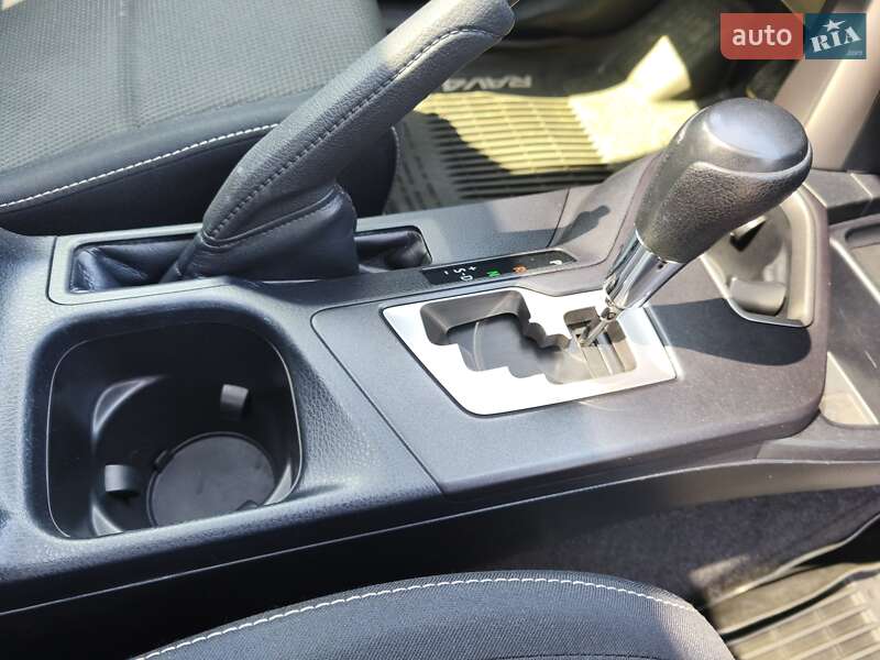 Позашляховик / Кросовер Toyota RAV4 2016 в Запоріжжі