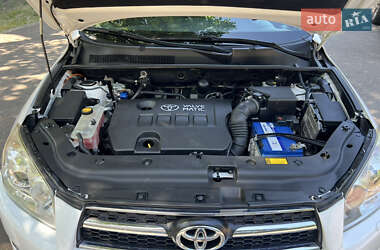 Внедорожник / Кроссовер Toyota RAV4 2009 в 