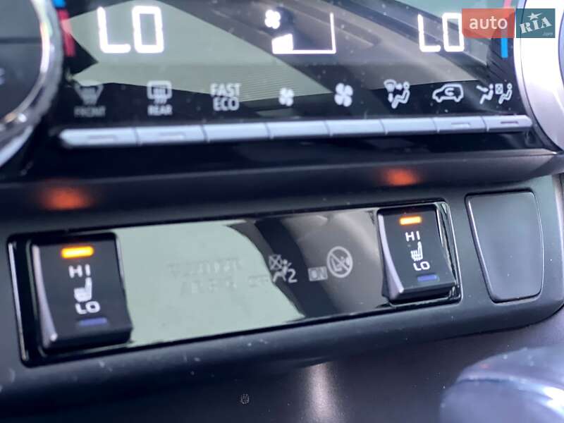 Позашляховик / Кросовер Toyota RAV4 2022 в Києві