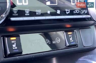 Внедорожник / Кроссовер Toyota RAV4 2022 в 