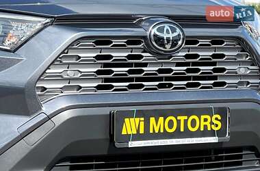 Внедорожник / Кроссовер Toyota RAV4 2022 в 