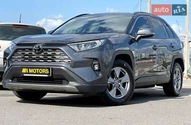 Внедорожник / Кроссовер Toyota RAV4 2022 в 