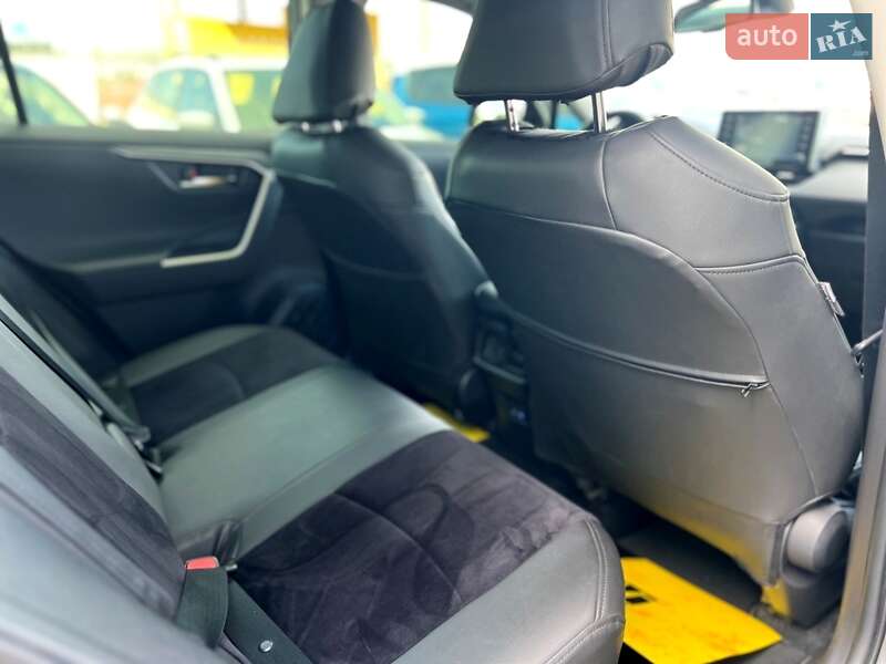 Позашляховик / Кросовер Toyota RAV4 2022 в Києві