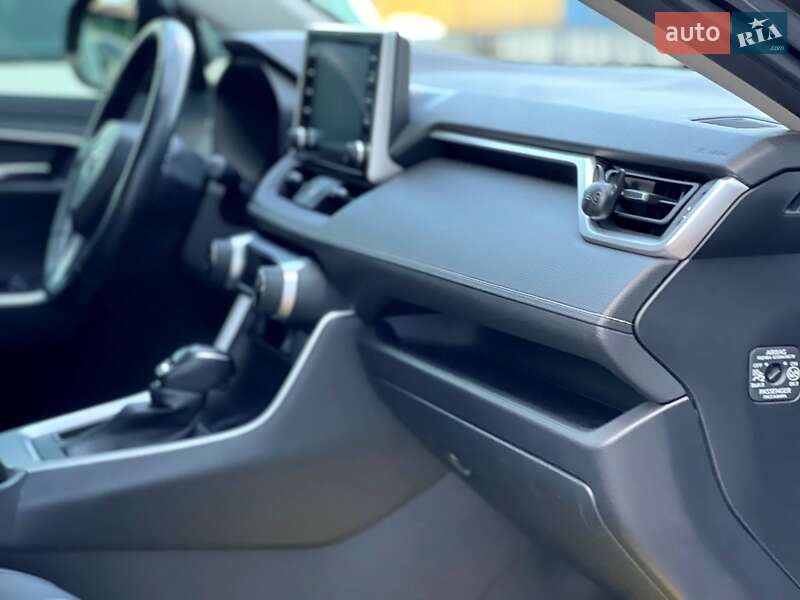 Позашляховик / Кросовер Toyota RAV4 2022 в Києві