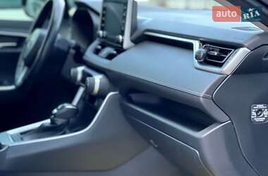 Внедорожник / Кроссовер Toyota RAV4 2022 в 