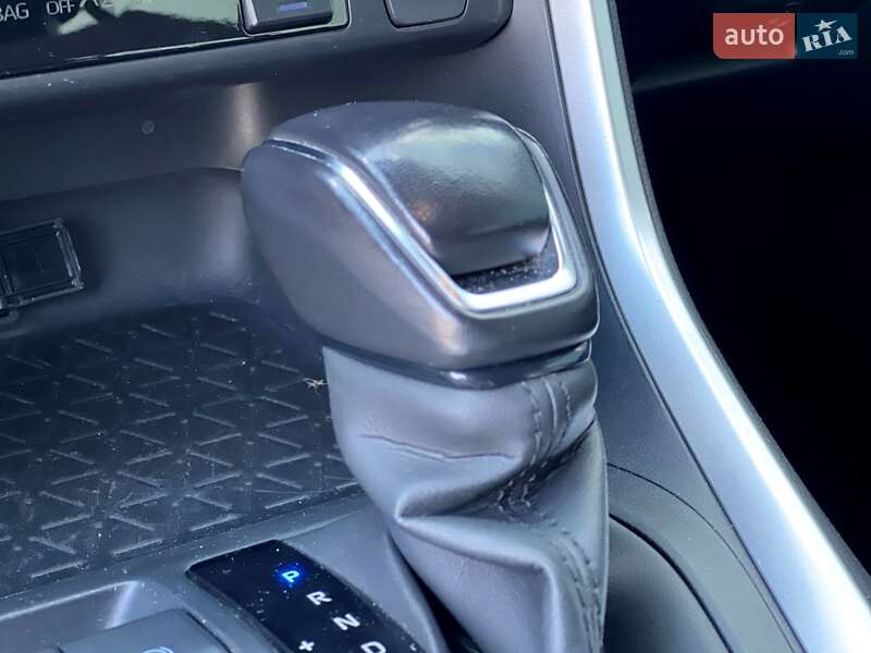 Позашляховик / Кросовер Toyota RAV4 2022 в Києві