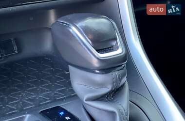Внедорожник / Кроссовер Toyota RAV4 2022 в 
