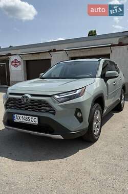 Позашляховик / Кросовер Toyota RAV4 2022 в Харкові