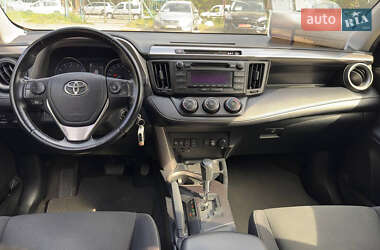 Внедорожник / Кроссовер Toyota RAV4 2016 в 