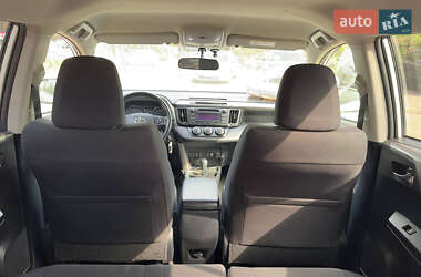 Внедорожник / Кроссовер Toyota RAV4 2016 в 