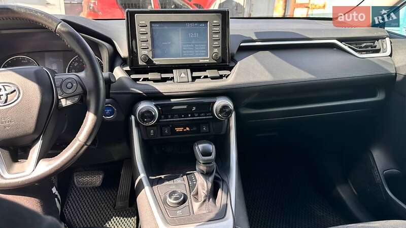 Внедорожник / Кроссовер Toyota RAV4 2019 в Харькове