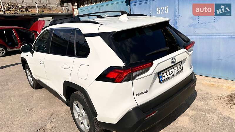 Внедорожник / Кроссовер Toyota RAV4 2019 в Харькове