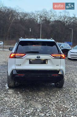 Внедорожник / Кроссовер Toyota RAV4 2020 в 