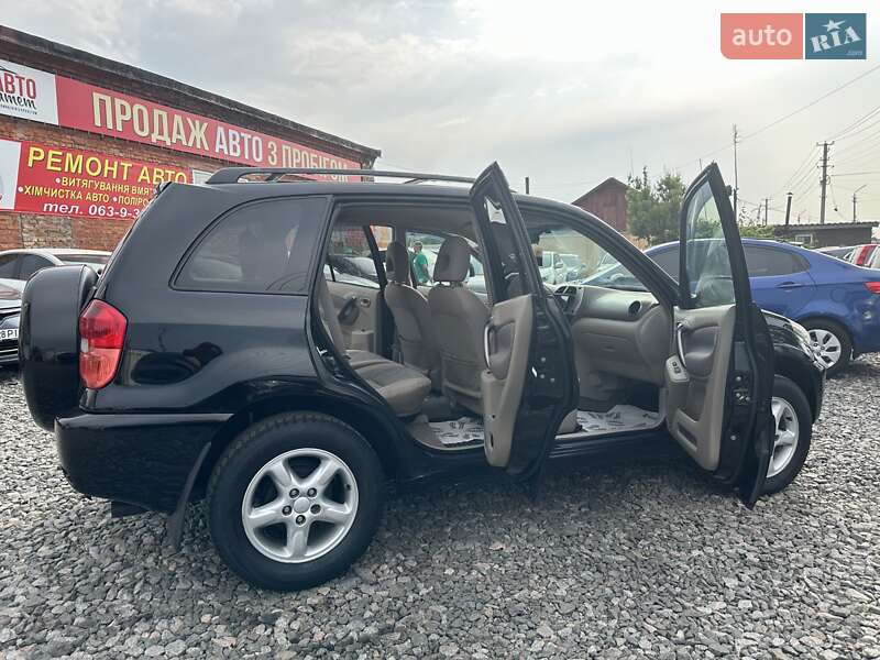 Внедорожник / Кроссовер Toyota RAV4 2002 в Смеле