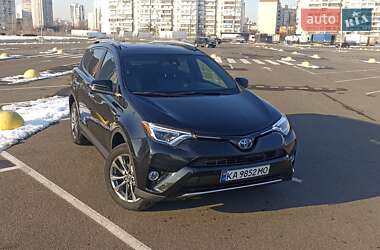 Внедорожник / Кроссовер Toyota RAV4 2017 в Киеве