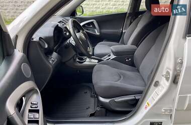 Внедорожник / Кроссовер Toyota RAV4 2010 в 