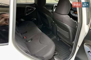 Внедорожник / Кроссовер Toyota RAV4 2010 в 