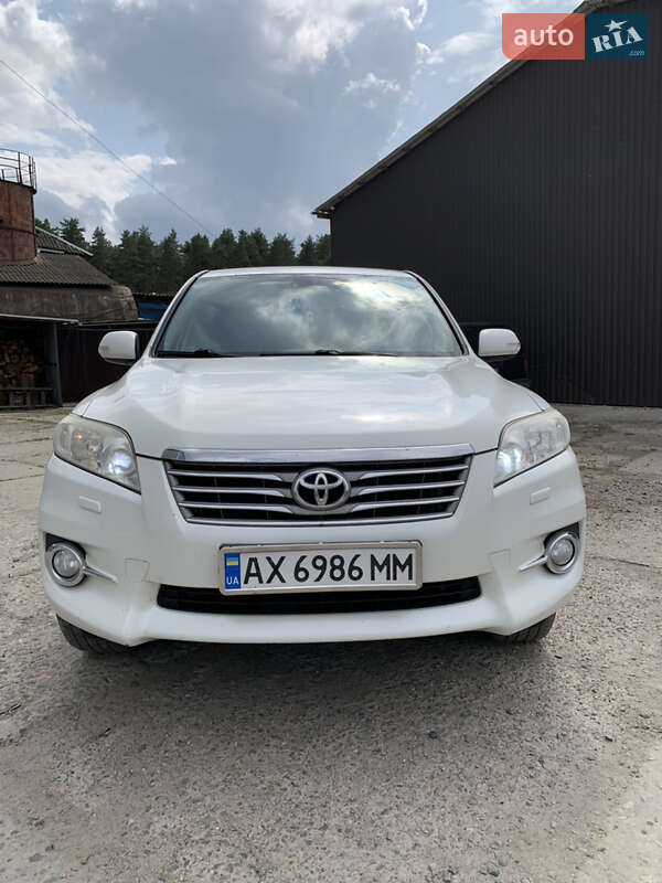 Внедорожник / Кроссовер Toyota RAV4 2012 в Богодухове