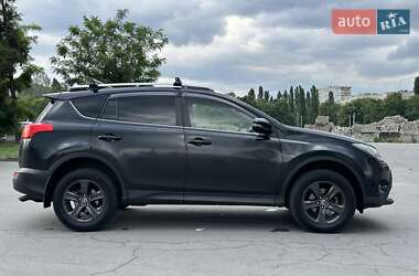 Внедорожник / Кроссовер Toyota RAV4 2015 в 