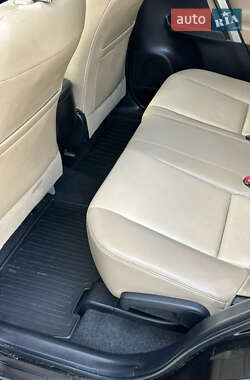 Внедорожник / Кроссовер Toyota RAV4 2015 в 