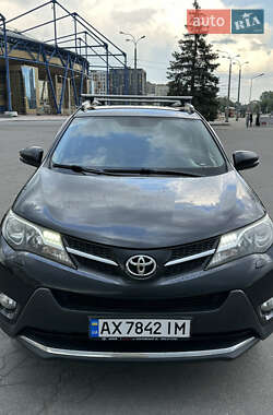 Внедорожник / Кроссовер Toyota RAV4 2015 в 