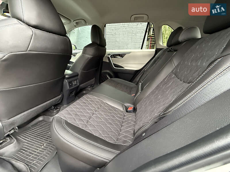 Позашляховик / Кросовер Toyota RAV4 2022 в Києві
