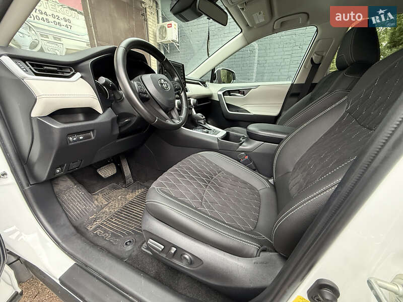 Позашляховик / Кросовер Toyota RAV4 2022 в Києві