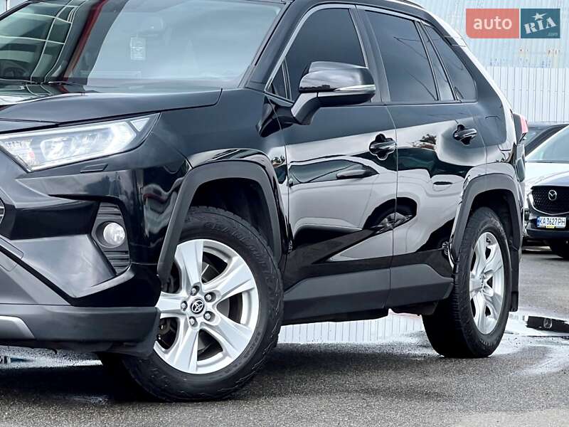 Позашляховик / Кросовер Toyota RAV4 2019 в Києві