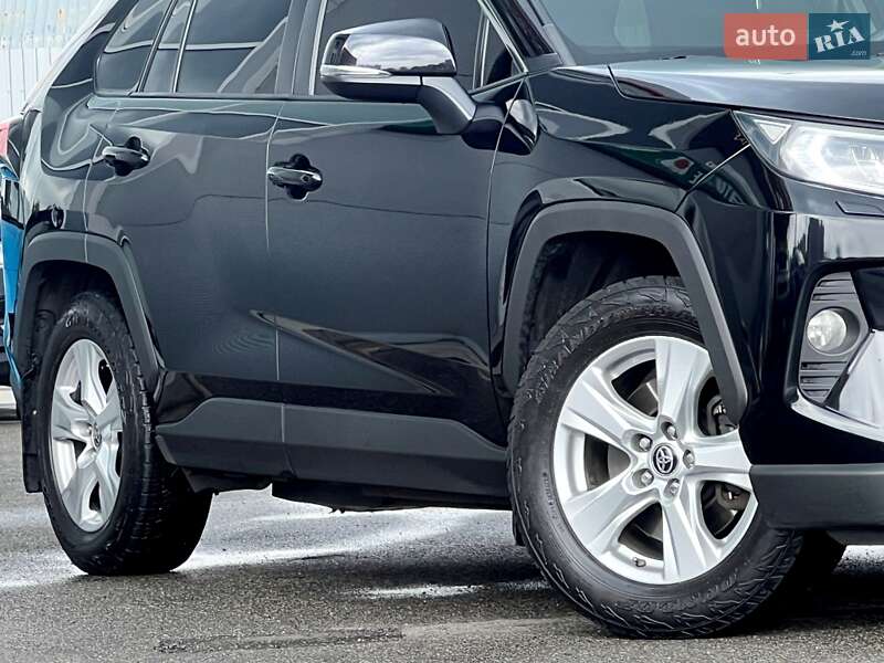 Позашляховик / Кросовер Toyota RAV4 2019 в Києві