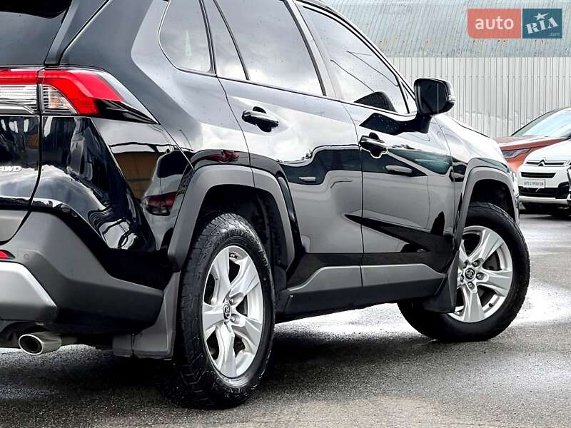 Позашляховик / Кросовер Toyota RAV4 2019 в Києві