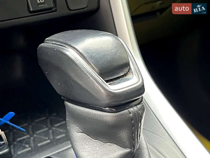 Позашляховик / Кросовер Toyota RAV4 2019 в Києві