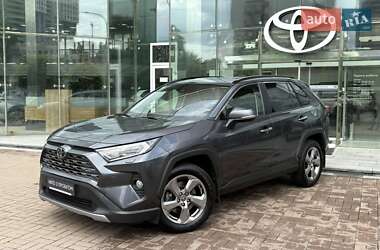 Внедорожник / Кроссовер Toyota RAV4 2021 в Киеве