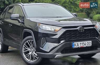 Внедорожник / Кроссовер Toyota RAV4 2019 в Киеве